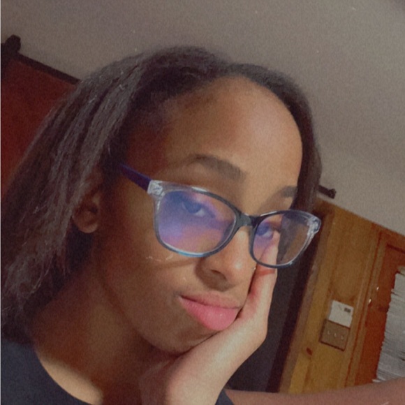 Meet your Posher, Aaliyah - Picture 1 of 1